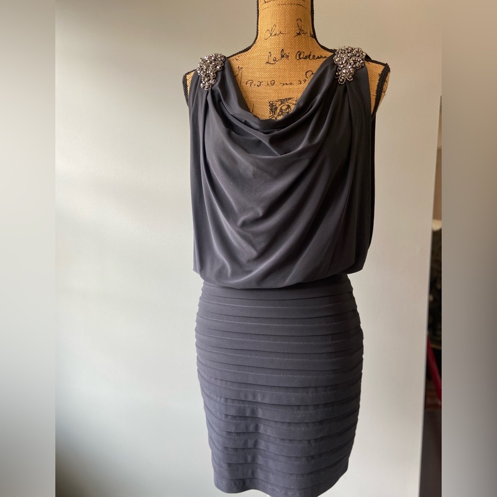 Cache Charcoal Sleeveless Formal/Cocktail Dress with Embellished Details Sz 2 - Picture 3 of 10
